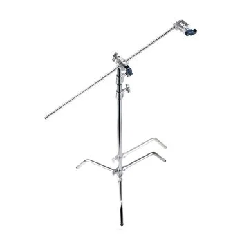 Manfrotto Avenger C-teline on metallinen jalusta, jossa on kolme jalkaa, pystysuora päätanko ja säädettävä vaakavarsi, ihanteellinen valokuvauksen ja elokuvatuotannon laitteiden tukemiseen.