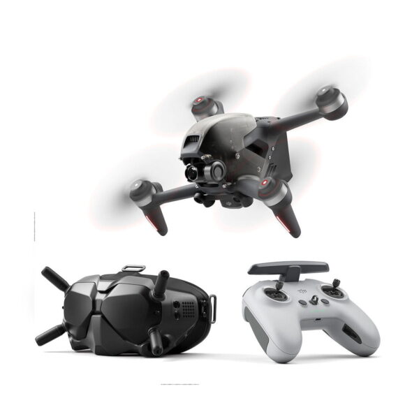 DJI FPV Combo, jossa on musta nelipotkurinen lennokki, mustat FPV-lasit ja valkoinen kauko-ohjain, näkyy valkoisella pohjalla.