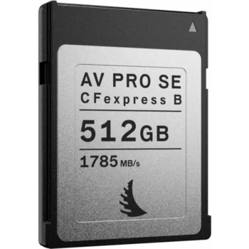 Hopeanmusta Angelbird AV Pro Type B CFexpress SE 512GB -muistikortti, jonka lukunopeus on 1785 MB/s, on kuvassa pystyssä valkoista taustaa vasten.