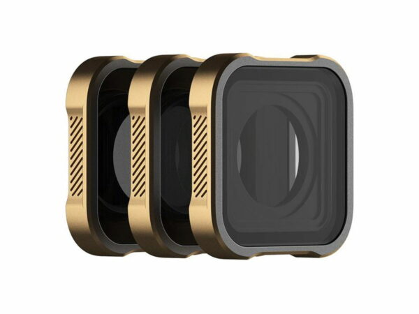 Kolme Polarpro Hero9, 10, 11, 12 Shutter Collection GoPro ND -suodatinta, joissa on kultaiset metallikehykset ja mustat keskukset, on pinottu hieman siirtyneinä valkoista taustaa vasten.
