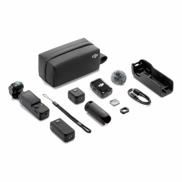 DJI Osmo Pocket 3 - Creator Combo, joka sisältää kameran, kantolaukun, mikrofonin tuulisuojalla, kaapelit, sovittimet, microSD-kortin ja kiinnikkeet, on siististi esillä valkoisella pohjalla.
