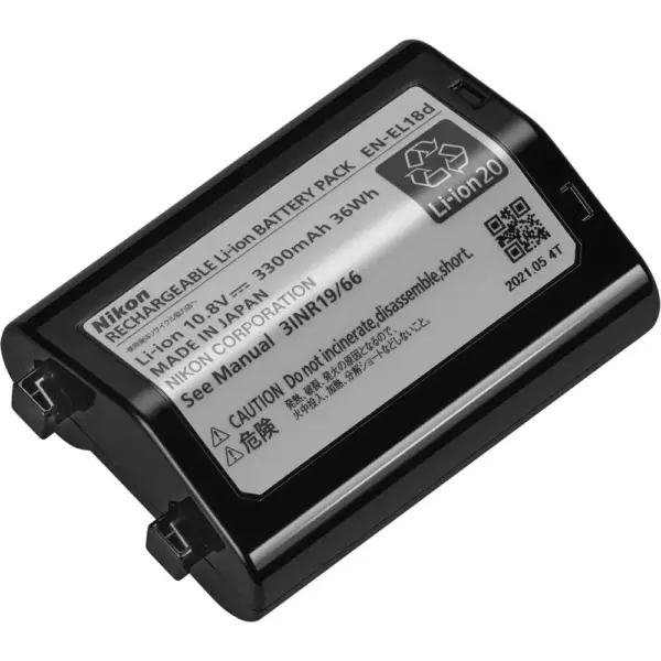Nikon EN-EL18D akku ladattava litiumioniakku, jossa on merkintä 10,8V, 3300mAh, 36Wh, valmistettu Japanissa, varoitussymbolit ja varoitukset.