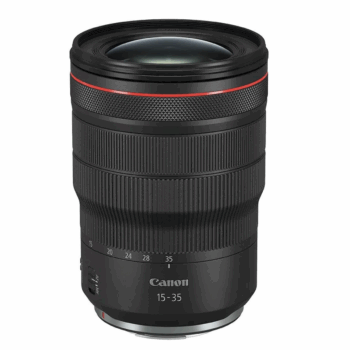 Canon RF 15-35mm f/2.8L IS USM -objektiivissa on musta runko, kuvioitu kahva, punainen rengas yläreunan lähellä ja erilliset zoomaus- ja tarkennusrenkaat.