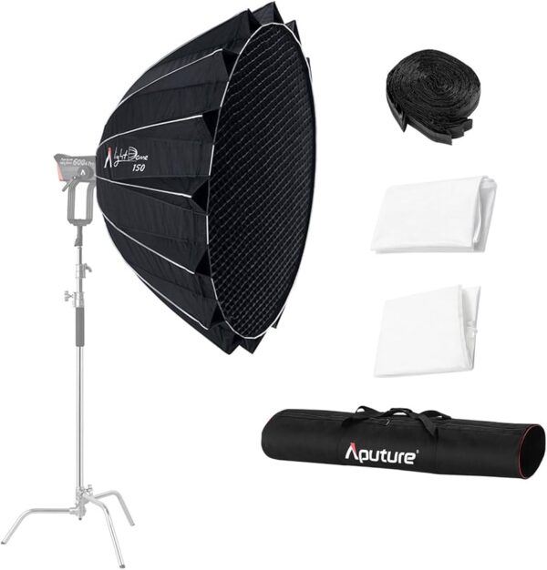 Aputure F10 Fresnel (Kopio) -studiovalaistussarja sisältää suuren mustan softboxin, jossa on ritilä, valotelineen, kaksi valkoista diffuusiokangasta, tarranauharullan ja mustan kantolaukun, jossa on merkintä "Aputure".