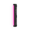 Ulanzi VL110 Tube Light RGB on ohut, suorakaiteen muotoinen, mustalla värillä varustettu käsikäyttöinen LED-sauva, jossa on ohjauspainikkeet ja pieni näyttö. Se säteilee kirkkaan vaaleanpunaista hehkua ja näkyy tavallista valkoista taustaa vasten.