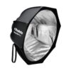 Profoto Beauty Dish Silver, valokuvaukseen tarkoitettu softbox, jossa on hopeinen sisäpuoli ja musta ulkopuoli valon hajottamista varten, on esillä valkoista taustaa vasten.