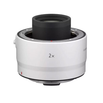 Canon RF 400mm f/2.8 L IS USM (Kopio) -objektiivi, joka on suunniteltu pidennettyä polttoväliä varten ja jossa on musta sisäpiippu, on esillä valkoista taustaa vasten.